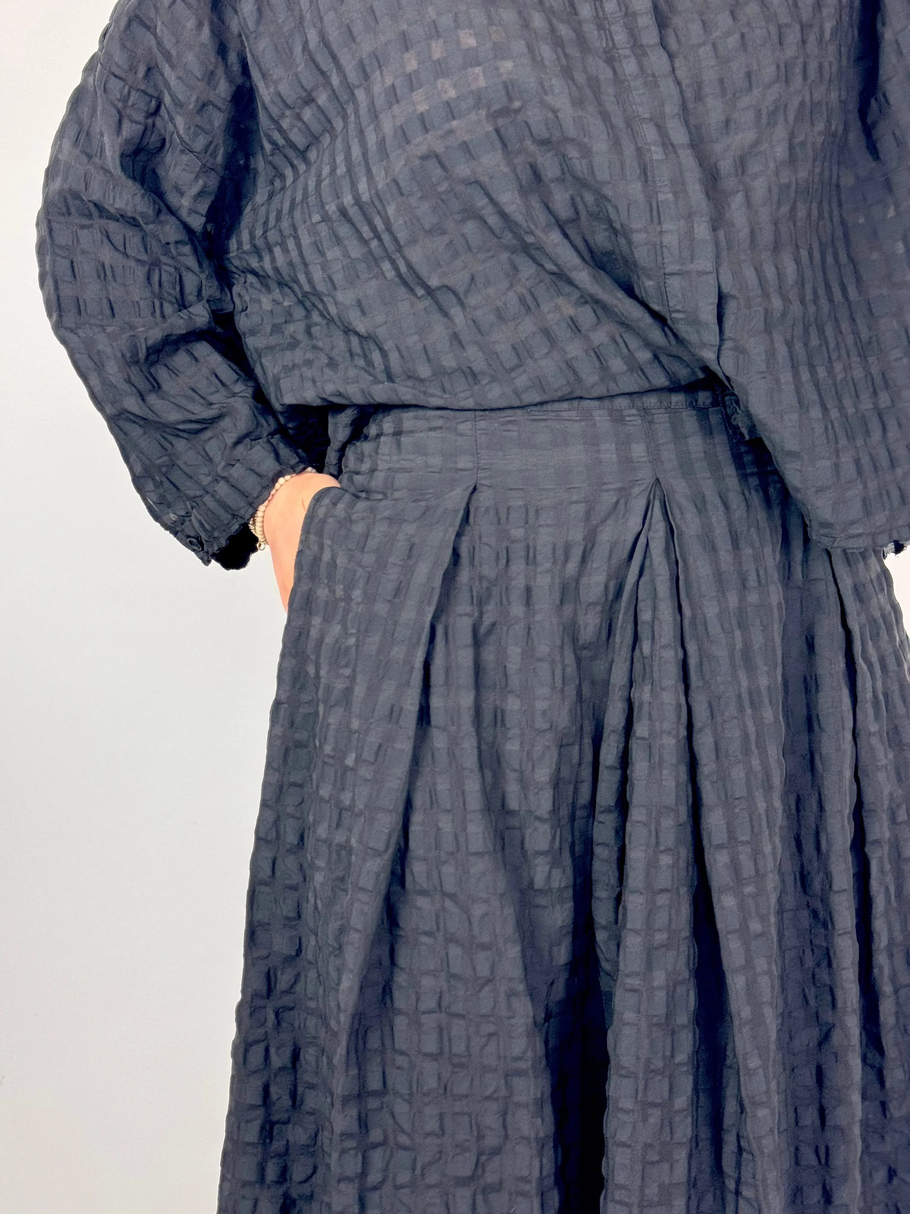 Aequamente 142 Skirt Black