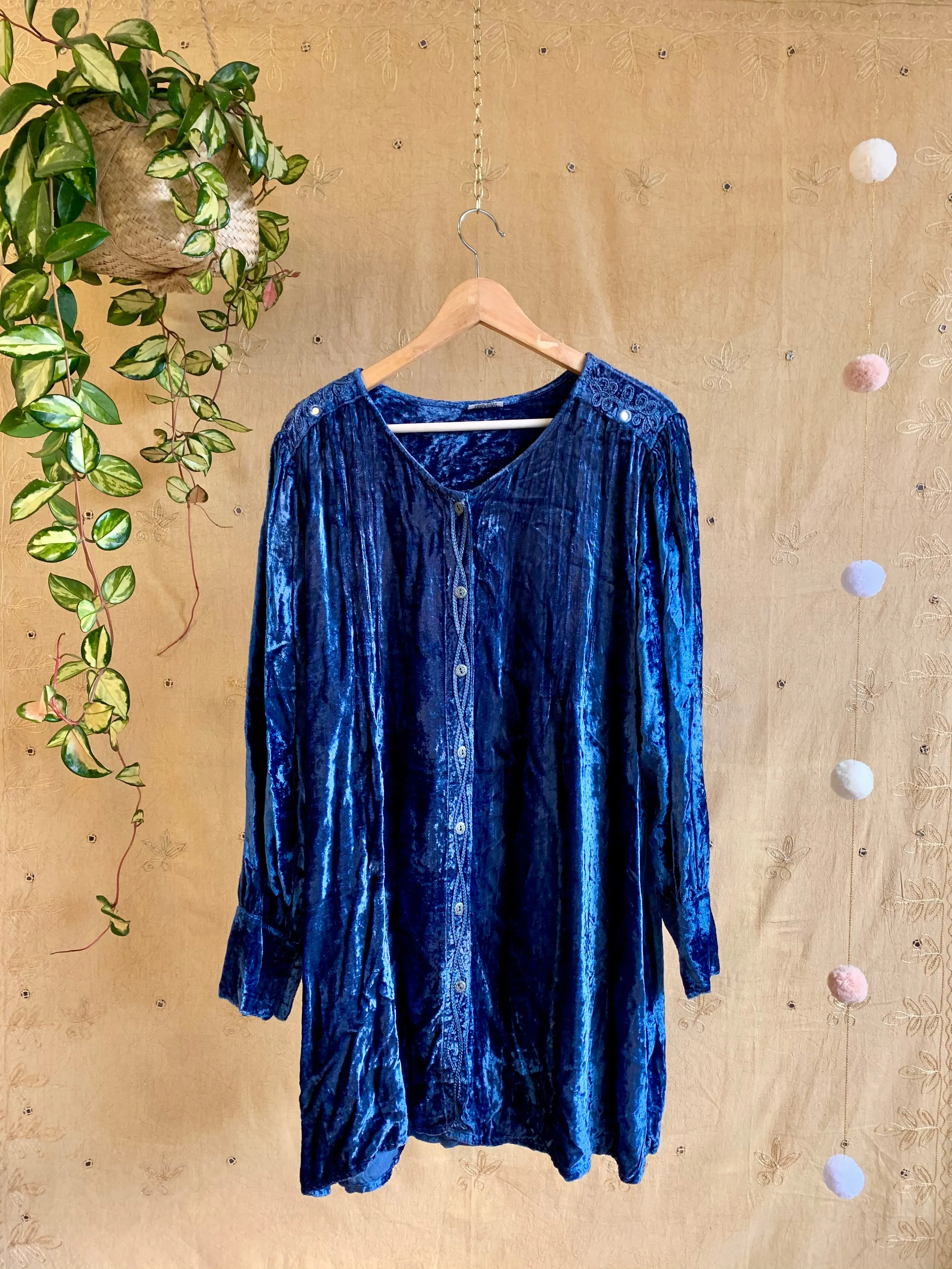 Bishop Sleeve Velvet Overcoat