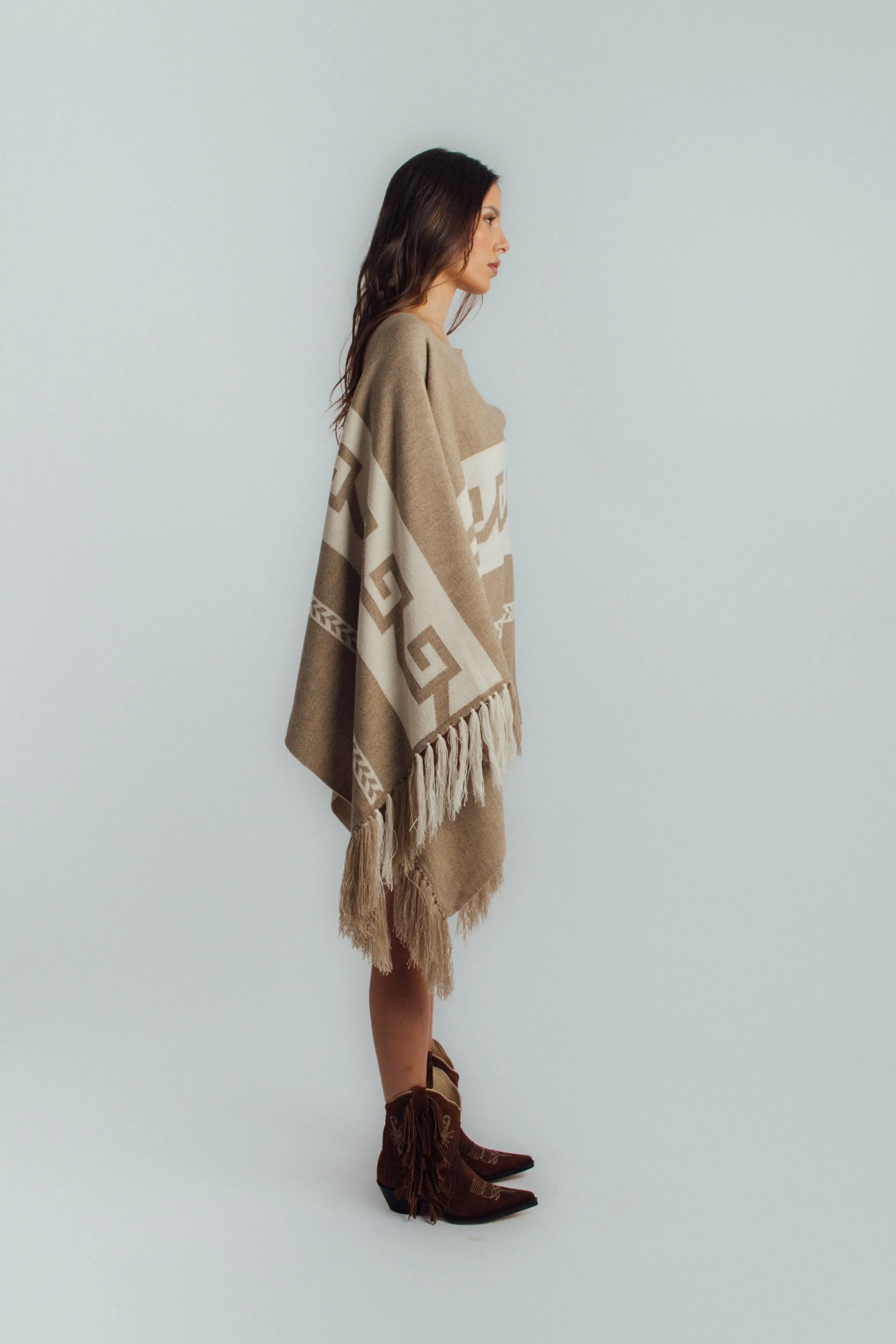 Poncho cerrado escote en V Oatmeal