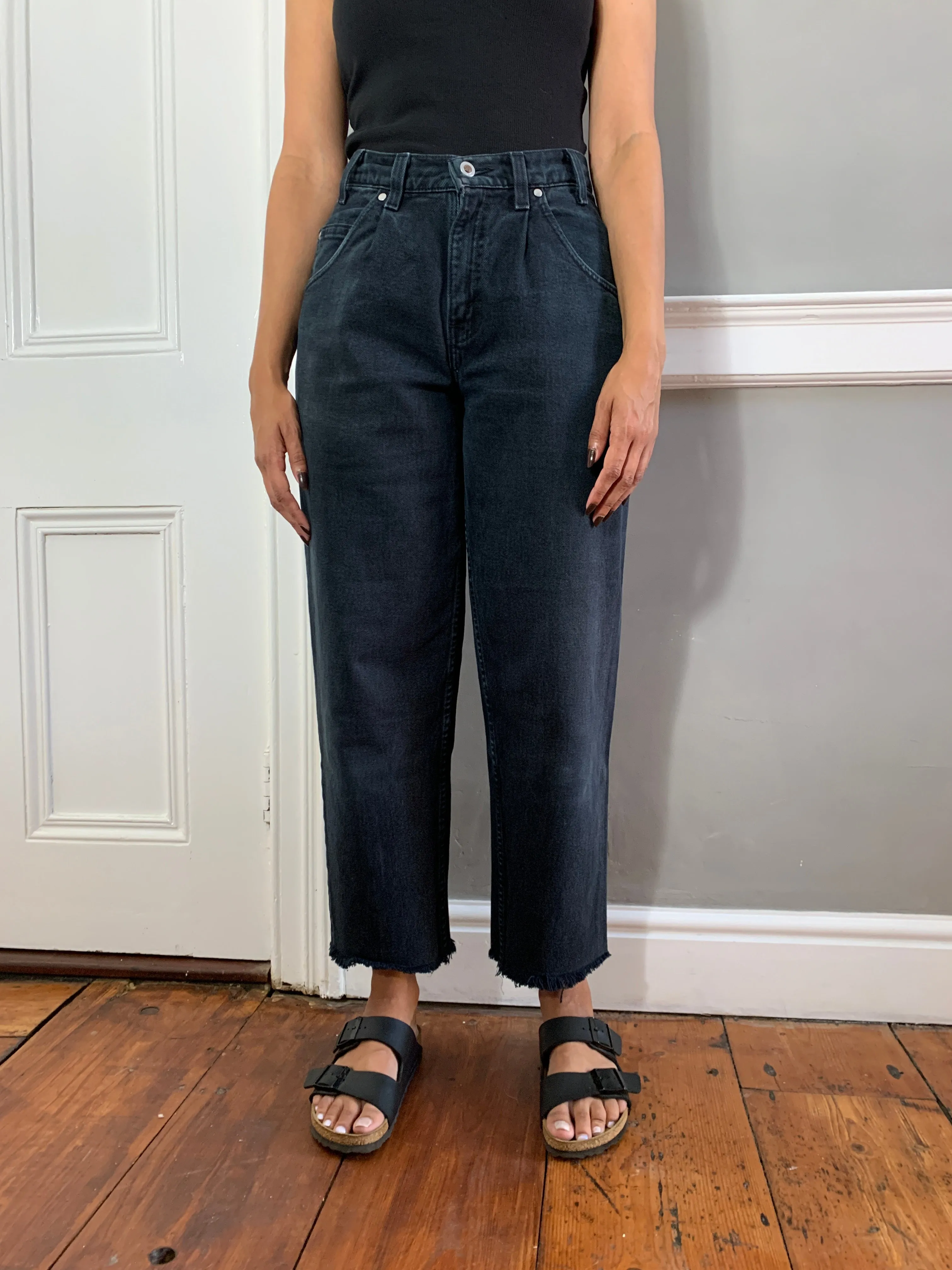 Vintage silver tab Levi jeans W28
