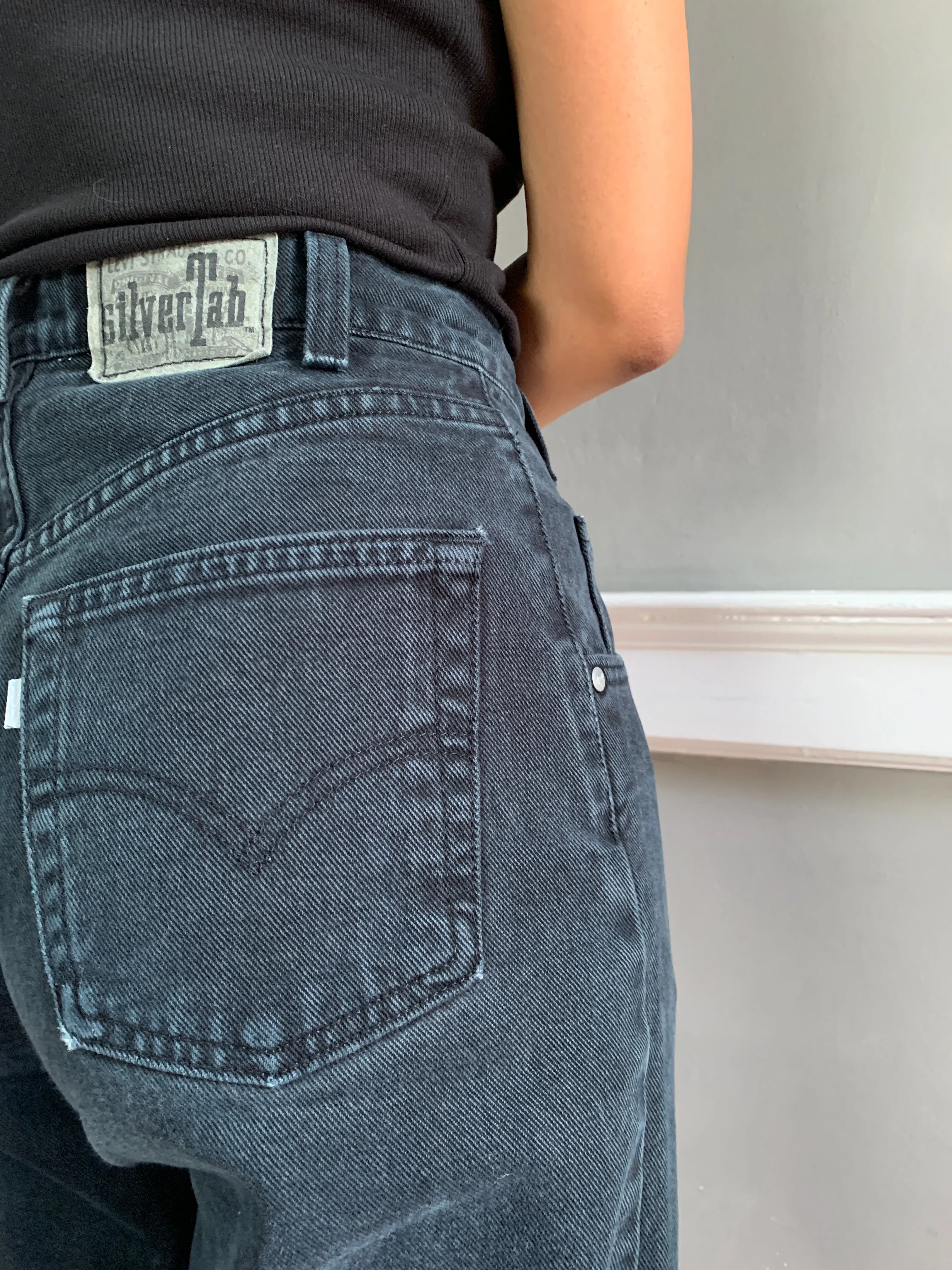 Vintage silver tab Levi jeans W28